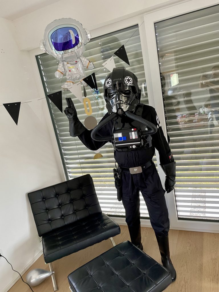 Gerald Sommerer Kindergeburtstag 2022 Tie Pilot 02